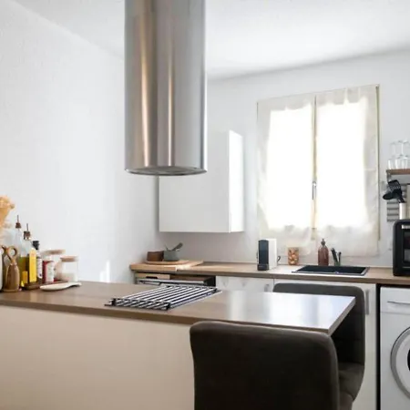 Cosy And Bright Nest With Pool In Sainte-Maxime